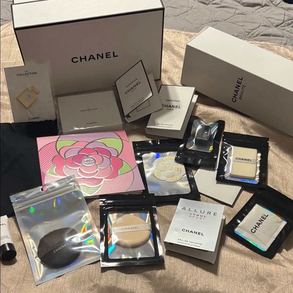 Chanel 17 Piece Assorted Beauty Collection with String Lights USB NWT GWP - Picture 2 of 16